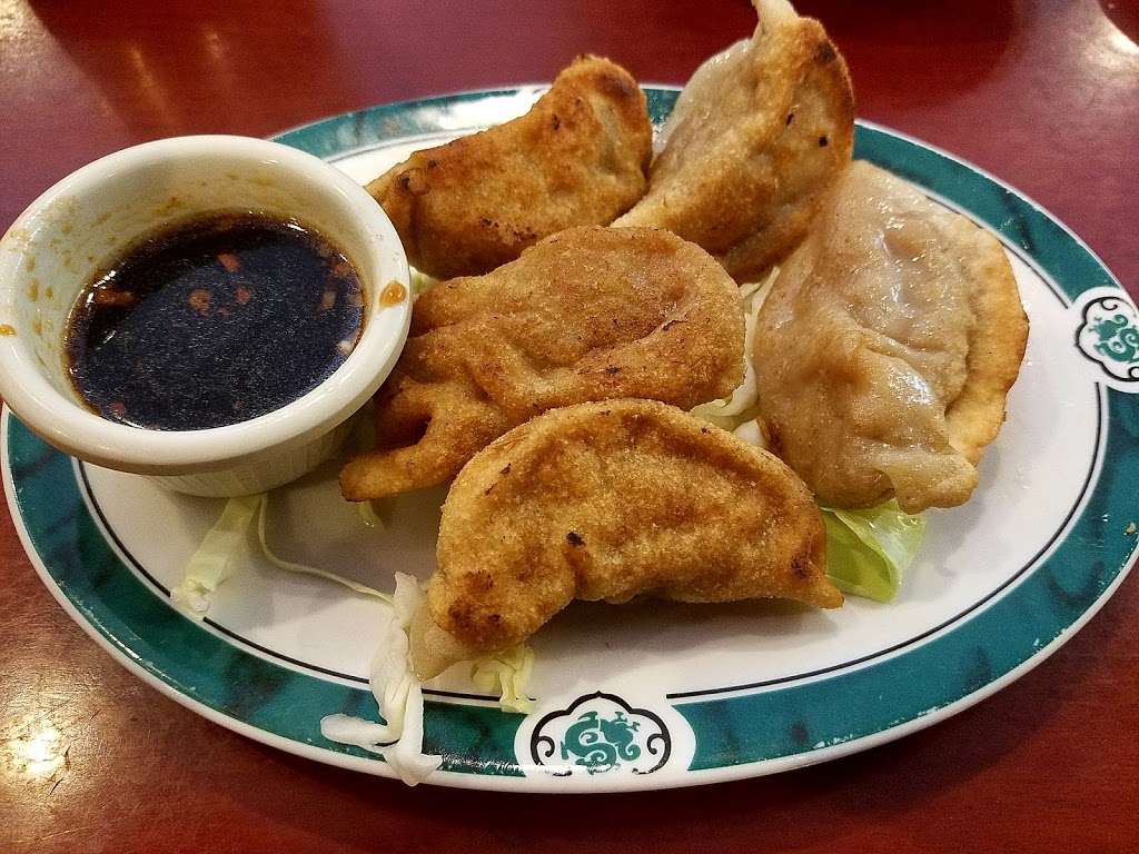 Huang Garden Restaurant | 257 Johnstown Center Dr, Johnstown, CO 80534, USA | Phone: (970) 587-2363