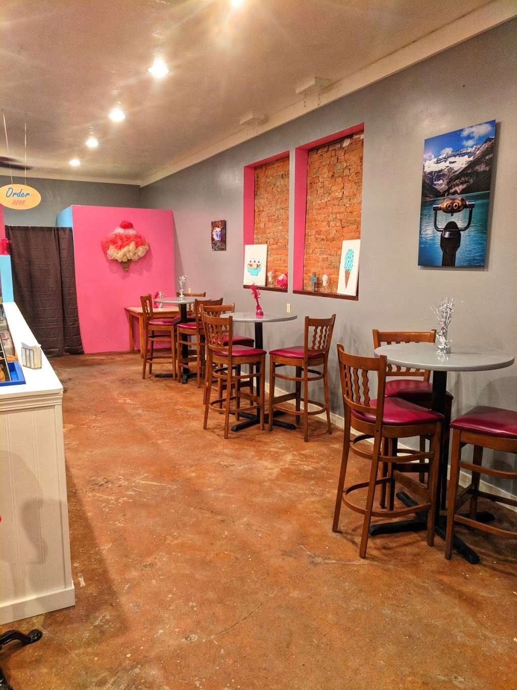 Pink Spoon Cafe and Ice Cream | 110 S Main St, Kirklin, IN 46050 | Phone: (765) 461-4817