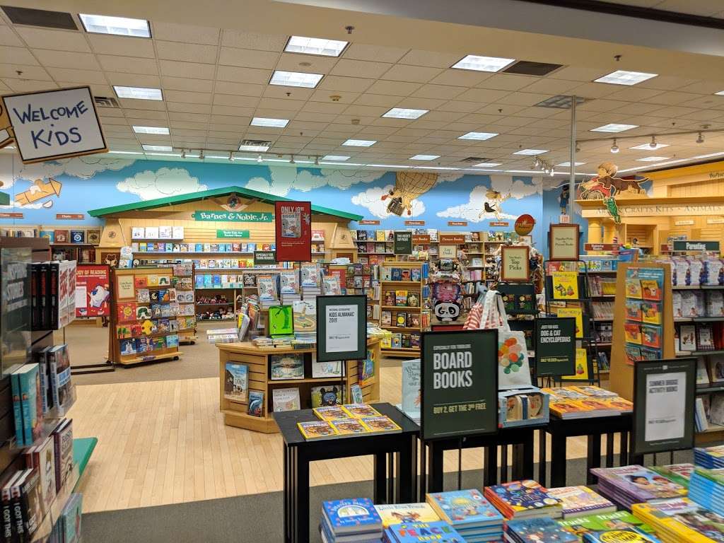 Barnes & Noble | 14347 W Colfax Ave, Golden, CO 80401, USA | Phone: (303) 215-9060