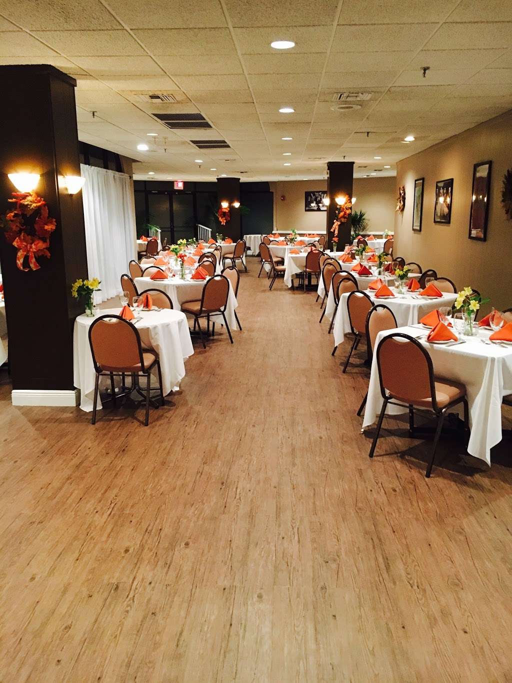 Mels way bistro & banquet | 3536 Via Poinciana, Lake Worth, FL 33467, USA | Phone: (561) 530-7947