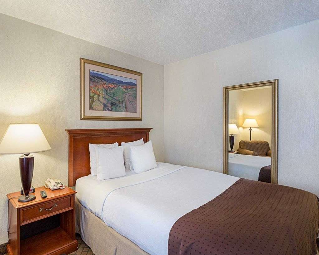 Clarion Inn | 15157 I-10, Channelview, TX 77530, USA | Phone: (281) 452-7304
