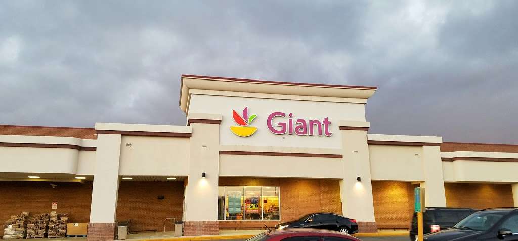 Giant Food | 5469 Mapledale Plaza, Dale City, VA 22193, USA | Phone: (703) 590-1200