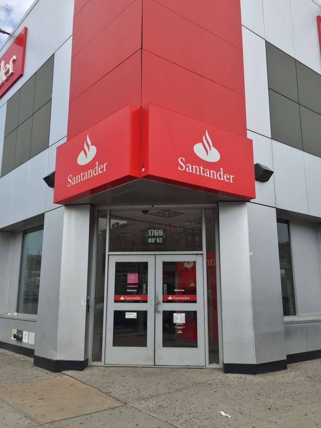 Santander Bank | 1769 86th St, Brooklyn, NY 11214, USA | Phone: (718) 236-4400