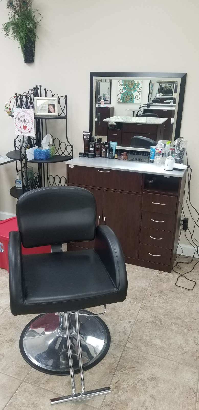 Salon 2 | 13843 TX-105, Conroe, TX 77304, USA