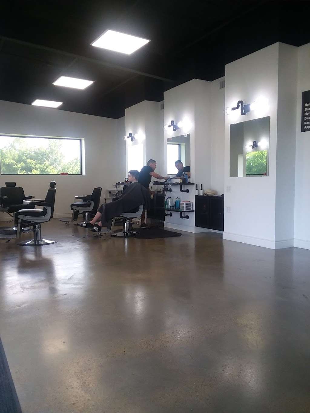 The Barber Lifestyle | 413 S Industrial Blvd, Red Oak, TX 75154, USA