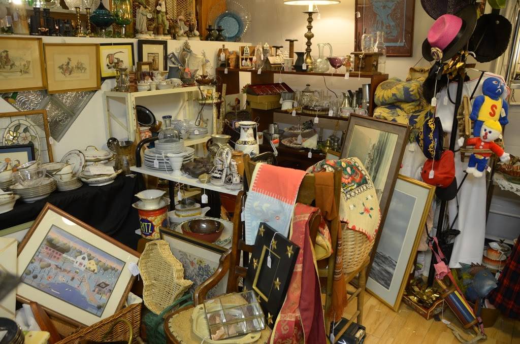 Monona Antique Mini Mall | 4601 Monona Dr, Madison, WI 53716, USA | Phone: (608) 333-7812