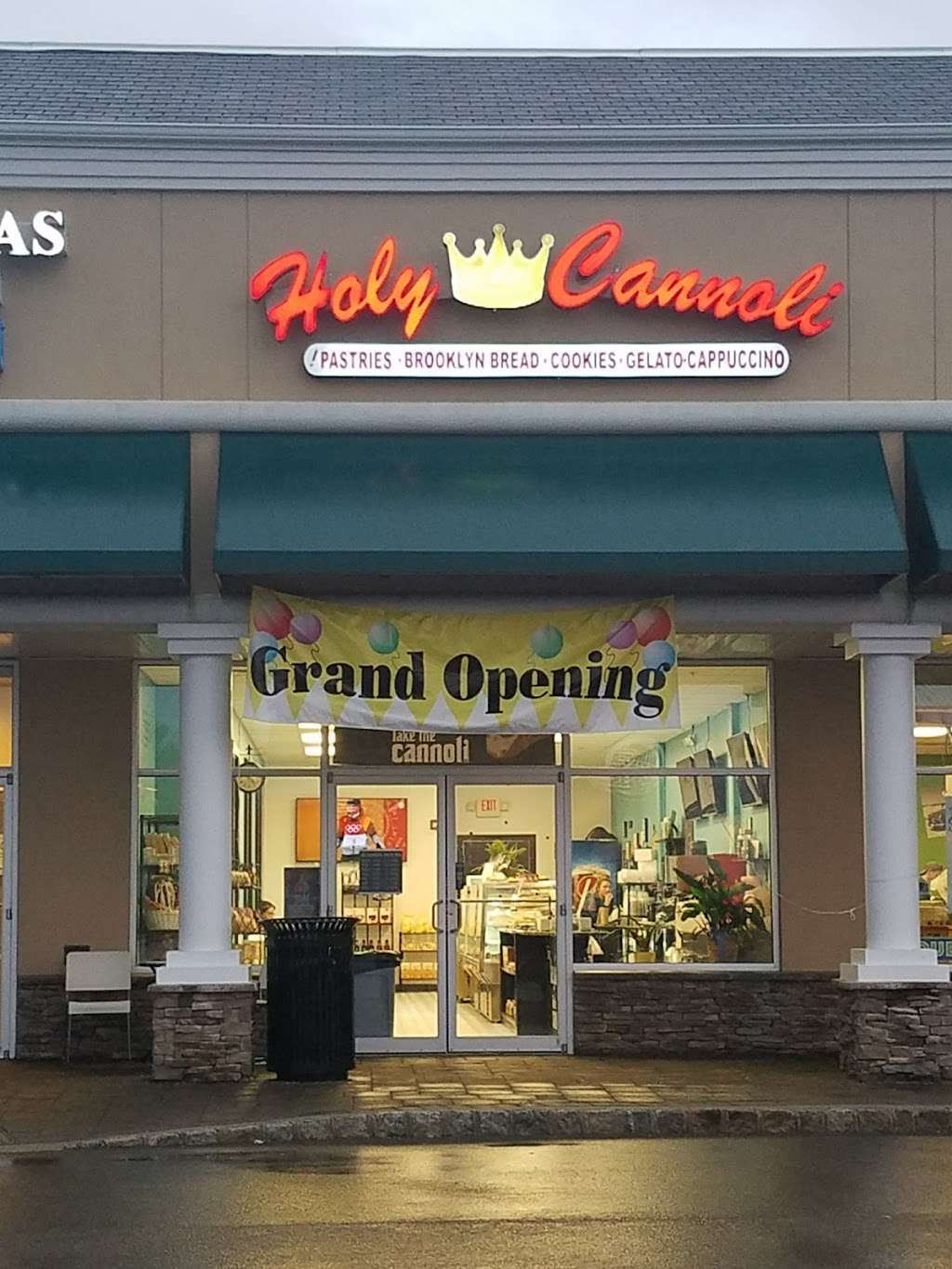 Holy Cannoli | 335 N County Line Rd, Jackson, NJ 08527 | Phone: (732) 534-0699