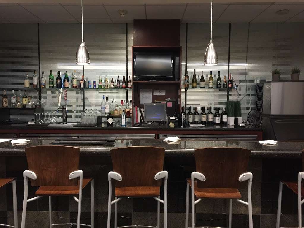 United Club | 3400 E Sky Harbor Blvd, Phoenix, AZ 85034, USA