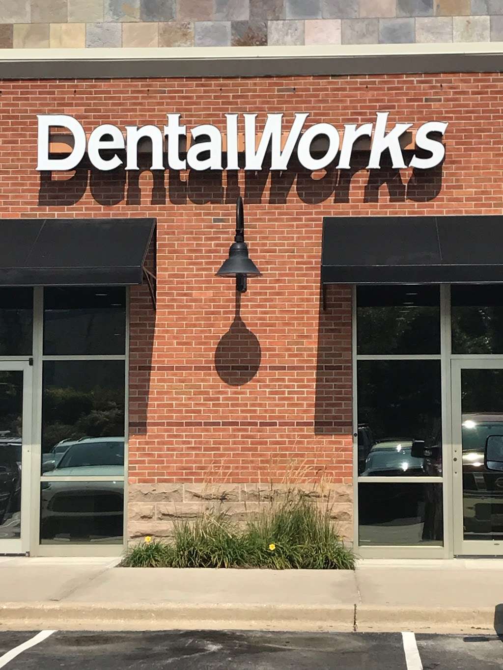 DentalWorks Brookfield | 15375 W Bluemound Rd #150, Brookfield, WI 53005, USA | Phone: (262) 923-8731