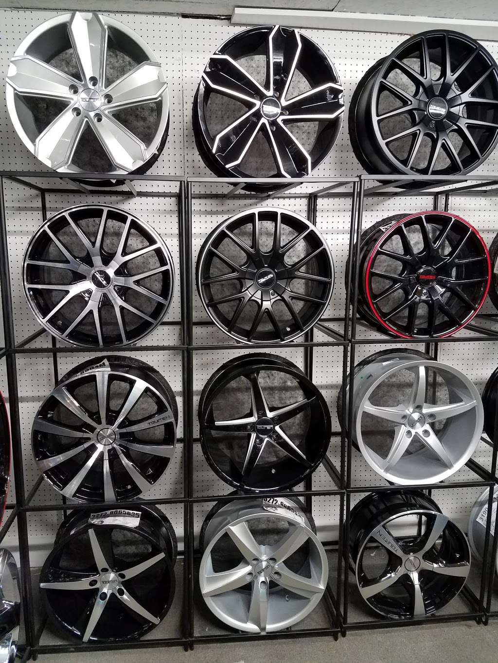 Zekes Custom Wheels | 1988 Winthrop Street - Route 44, North Dighton, MA 02764, USA | Phone: (508) 252-5358