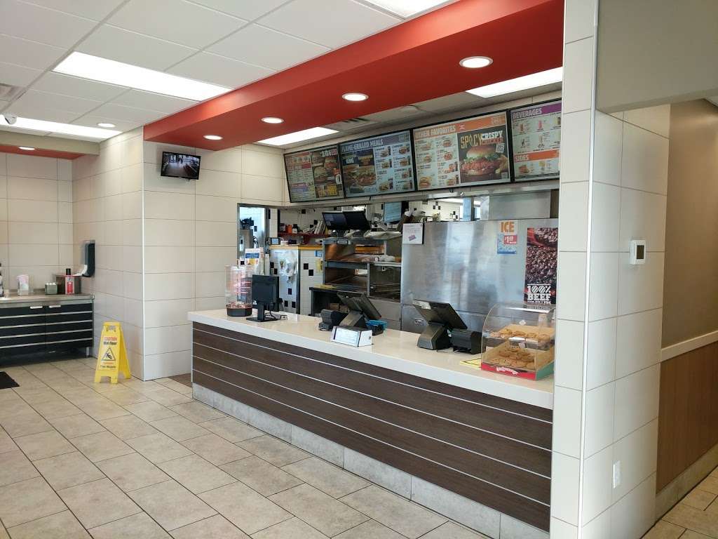 Burger King | 10319 Indianapolis Blvd, Highland, IN 46322 | Phone: (219) 924-0049