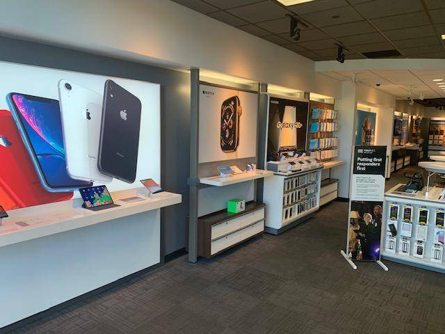 AT&T Store | 2224 E Williams Field Rd Suite 105, Gilbert, AZ 85295, USA | Phone: (480) 857-2403