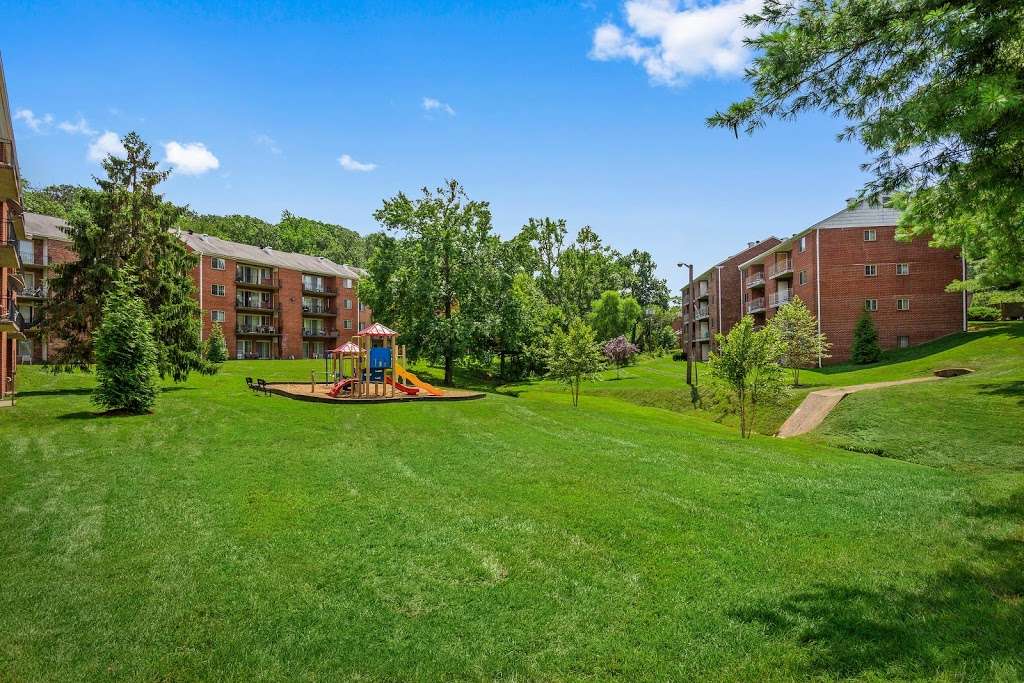 Whitehall Square Apartments | 4110 Suitland Rd, Suitland, MD 20746, USA | Phone: (301) 456-1199