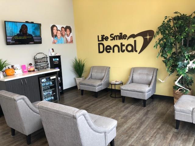 Life Smile Dental | 211 W El Dorado Blvd Ste # C, Friendswood, TX 77546, USA | Phone: (832) 895-3405