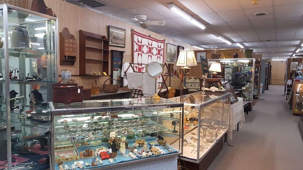 Beaver Creek Antique Market | 20202 National Pike, Hagerstown, MD 21740 | Phone: (301) 739-8075