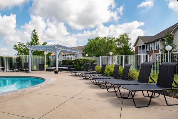 Summit Pointe Apartments | 2400 E Main St, Greenwood, IN 46143 | Phone: (317) 888-5470