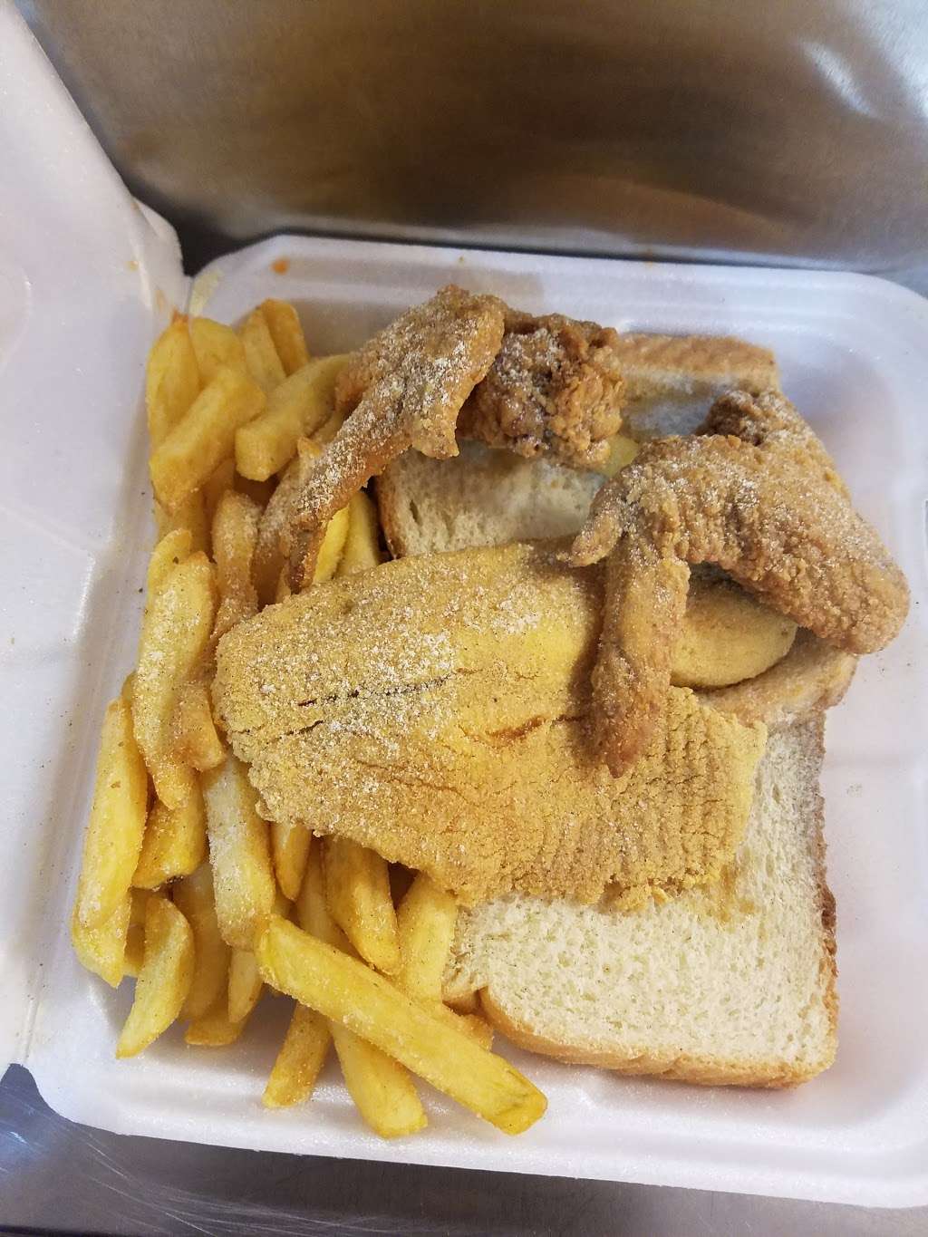 Hooks fish and chicken | 1001 Palm Beach Lakes Blvd, West Palm Beach, FL 33401 | Phone: (561) 835-9035