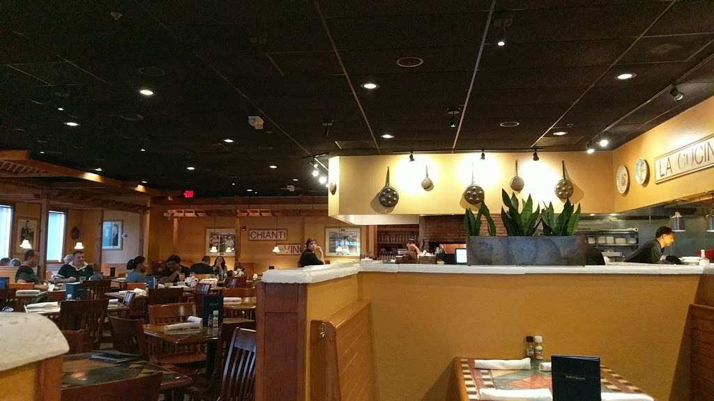 Carrabbas Italian Grill | 200 US Hwy Route 22 West, Green Brook Township, NJ 08812, USA | Phone: (732) 424-1200