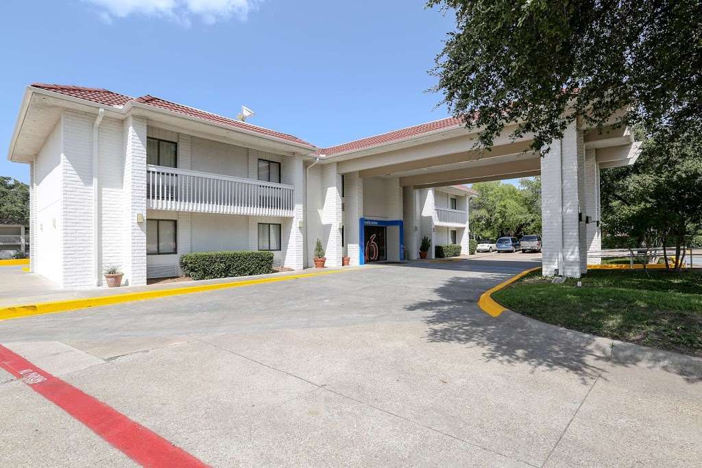 Motel 6 Dallas - Addison | 4325 Belt Line Rd, Addison, TX 75001, USA | Phone: (972) 386-4577