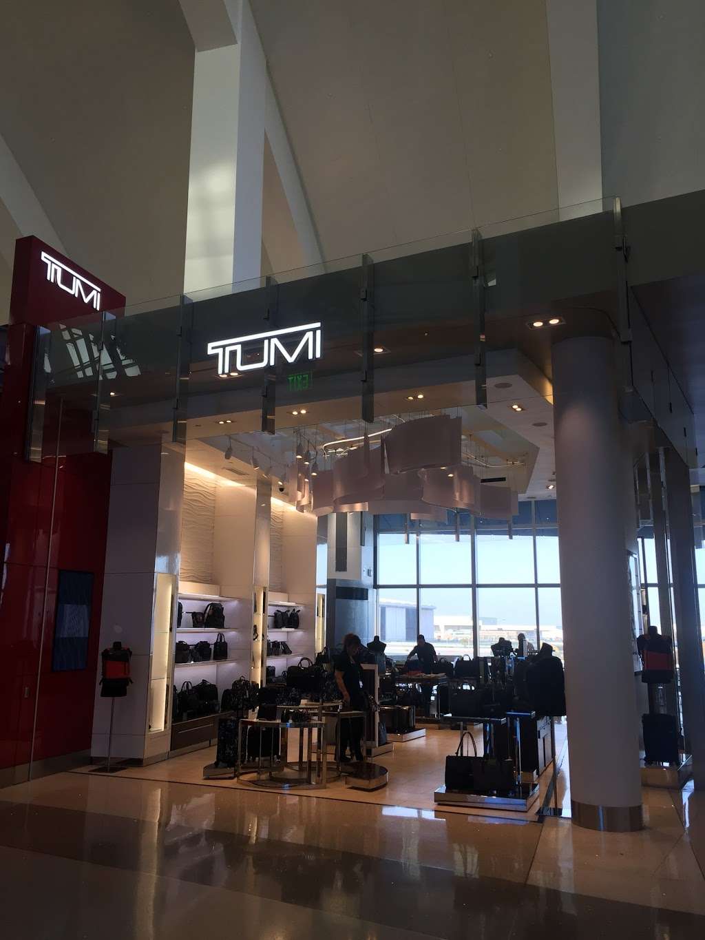 TUMI Store - Los Angeles International Airport - Terminal 6 | 600 World Way, Los Angeles International Airport, Terminal 6 Space 650, Los Angeles, CA 90045, USA | Phone: (310) 590-1100