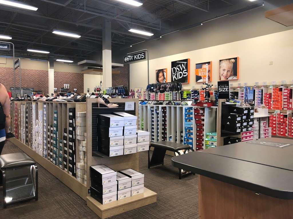 DSW Designer Shoe Warehouse | 840 NW Blue Pkwy, Lees Summit, MO 64086, USA | Phone: (816) 347-2659