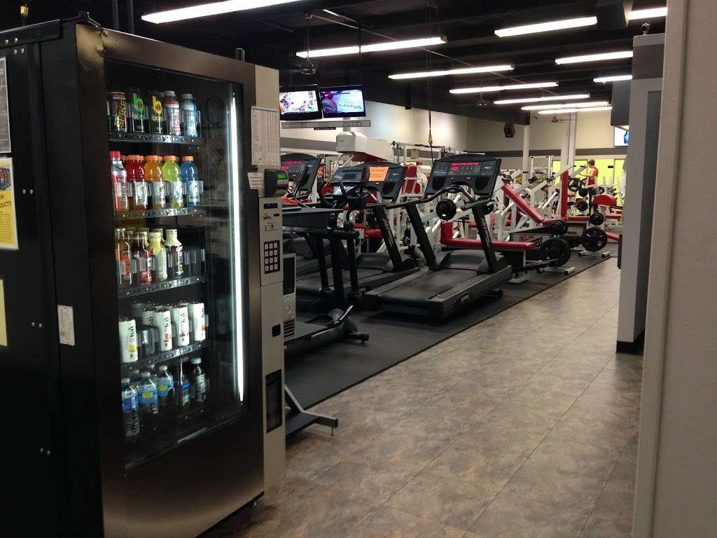 Sports Inn 24 Hr Fitness | 50 Pine Dr, Greencastle, PA 17225, USA | Phone: (717) 597-5099