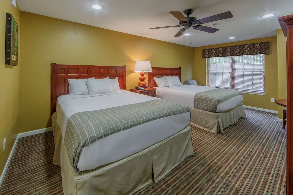 Holiday Inn Club Vacations Fox River Resort | 2558 N 3653rd Rd, Sheridan, IL 60551, USA | Phone: (855) 427-6329