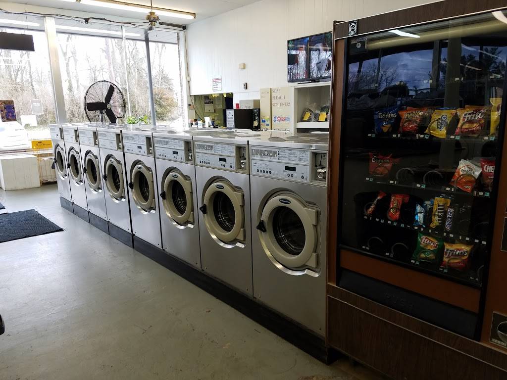 Georgtown Laundry at Highlander Center | 701 Slone Dr # 1, Georgetown, KY 40324, USA | Phone: (502) 863-6386