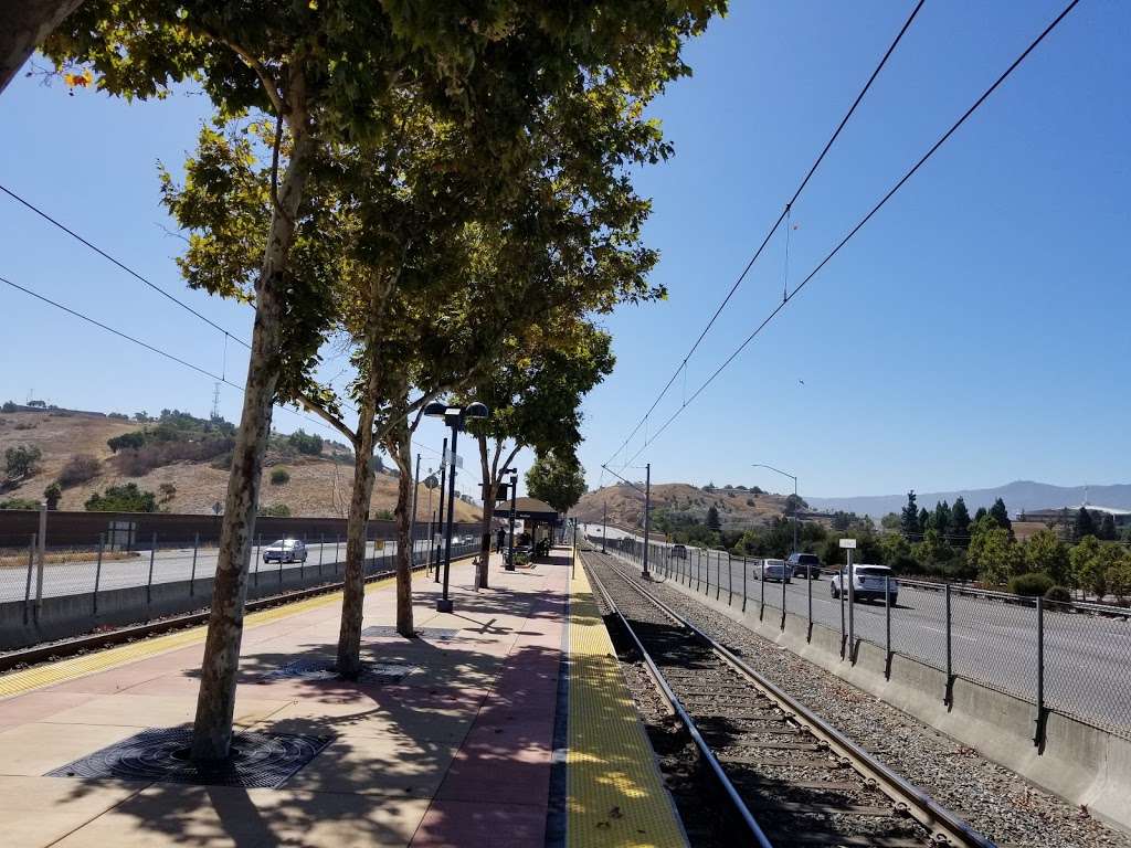 Curtner Light Rail Station | 2348 Canoas Garden Ave, San Jose, CA 95118, USA | Phone: (408) 321-2300