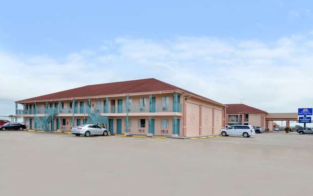 Americas Best Value Inn Clute Lake Jackson | 805 TX-332, Clute, TX 77531, USA | Phone: (979) 265-3301