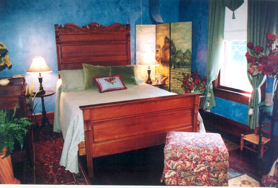 Murphy House Bed & Breakfast | 926 Spring St, Weston, MO 64098, USA | Phone: (816) 640-5577