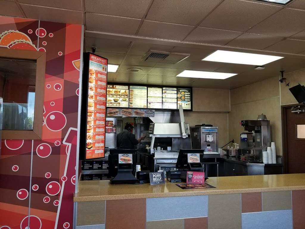 Jack in the Box | 101 W Foothill Blvd, Pomona, CA 91767, USA | Phone: (909) 596-0029