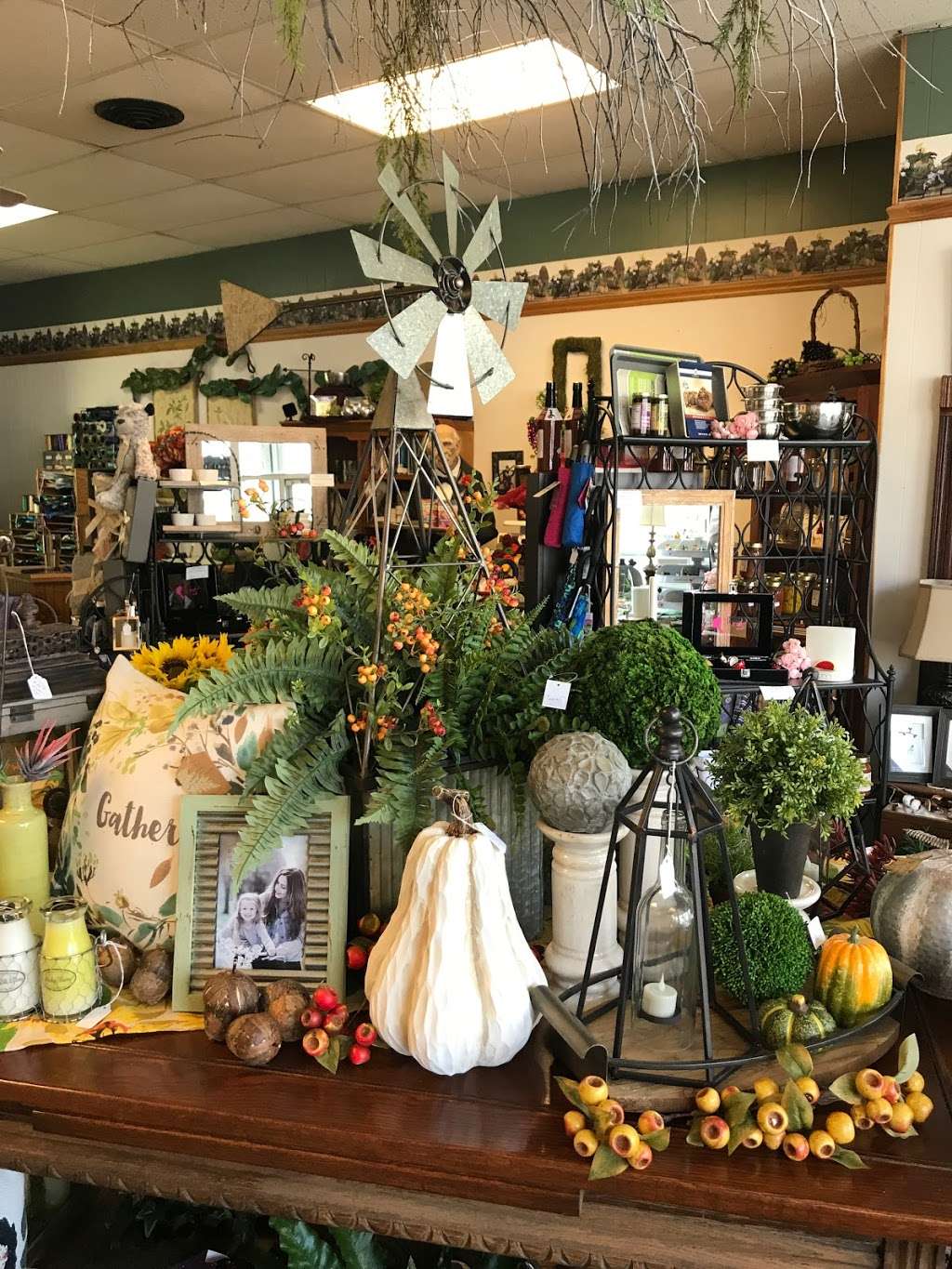 Mainstreet Flower Shoppe | 713 Oregon St, Hiawatha, KS 66434, USA | Phone: (785) 742-3700