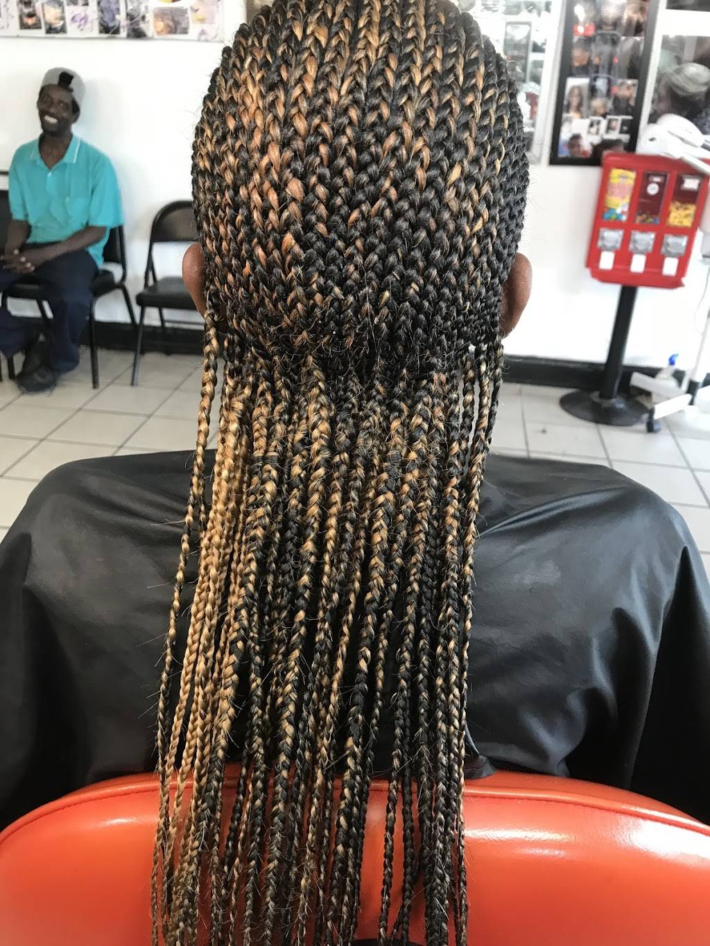 Royalty Kutz Barber Shop and Beauty Salon | 3912 E 13th St N, Wichita, KS 67208, USA | Phone: (316) 806-9818