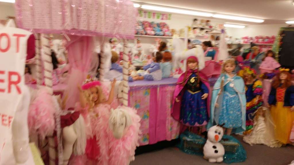 Doll Outlet | 2682 Lincoln Hwy E, Ronks, PA 17572, USA | Phone: (717) 687-8118