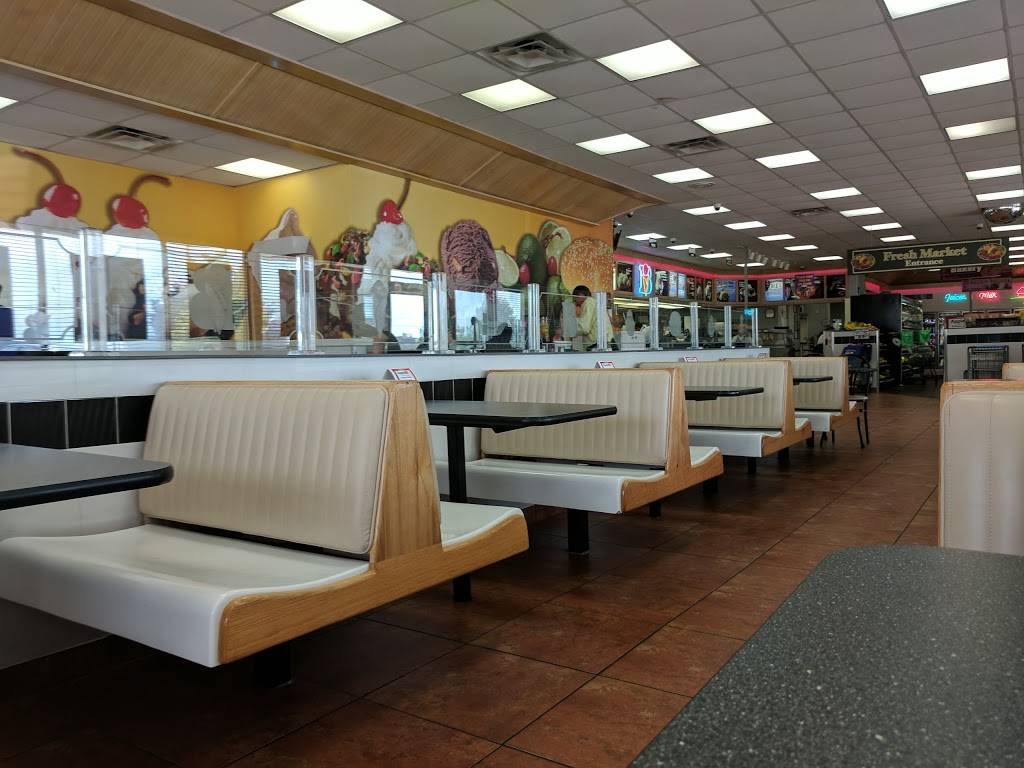Braums Ice Cream & Burger Restaurant | 2134 N Josey Ln, Carrollton, TX 75006, USA | Phone: (972) 323-7398