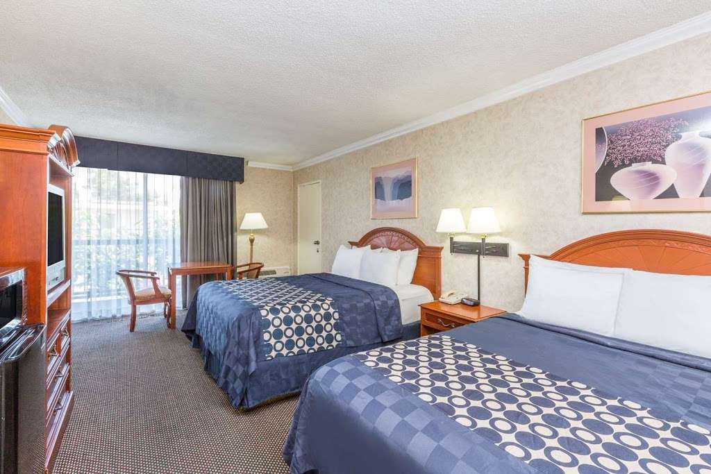 Days Inn by Wyndham Los Angeles LAX/VeniceBch/Marina DelRay | 901 W Manchester Blvd, Inglewood, CA 90301, USA | Phone: (310) 256-3917