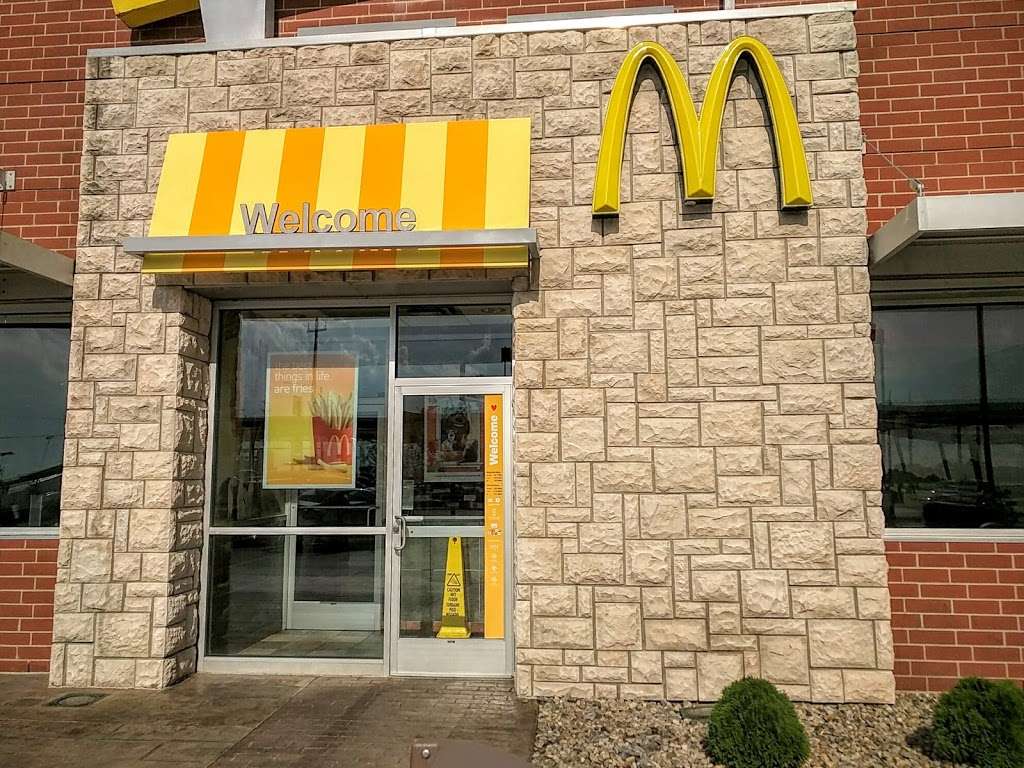 McDonalds | 13 E Northbrook Dr, Dwight, IL 60420, USA | Phone: (815) 584-9008