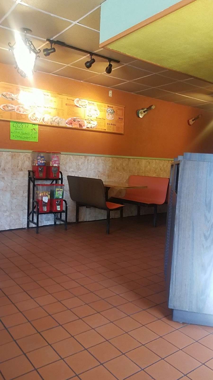 Pepes Mexican Restaurant | 8227 S Exchange Ave, Chicago, IL 60617, USA | Phone: (773) 768-8740
