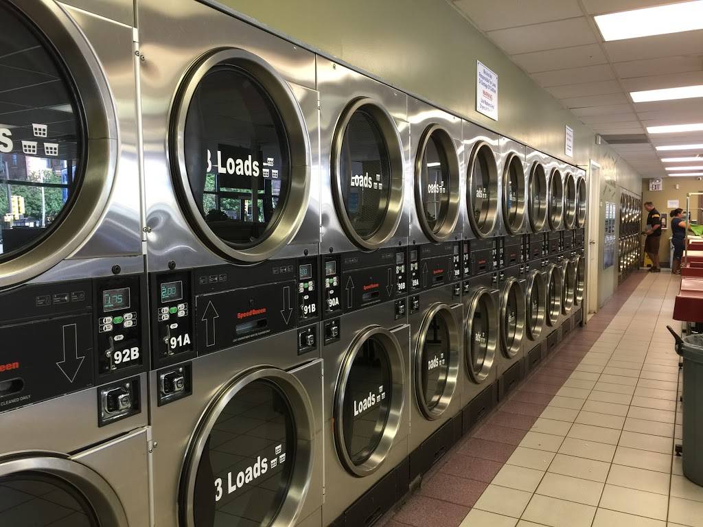 Giant Wash Coin Laundry | 2325 Lyndale Ave S, Minneapolis, MN 55405, USA | Phone: (612) 834-5436