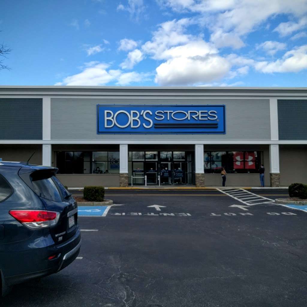 Bobs Stores Footwear & Apparel | 303 East Central Street, Franklin, MA 02038, USA | Phone: (508) 541-8991