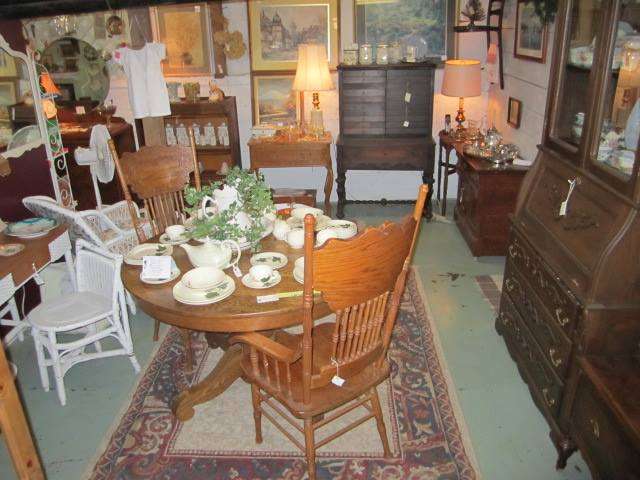 Amazing Grace Antiques | 401 N Main St, Elburn, IL 60119 | Phone: (630) 365-2006