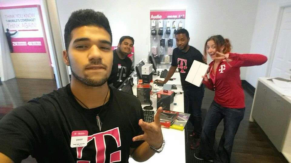 T-Mobile | 6825 S Fry Rd Ste 600, Katy, TX 77494 | Phone: (281) 391-0010