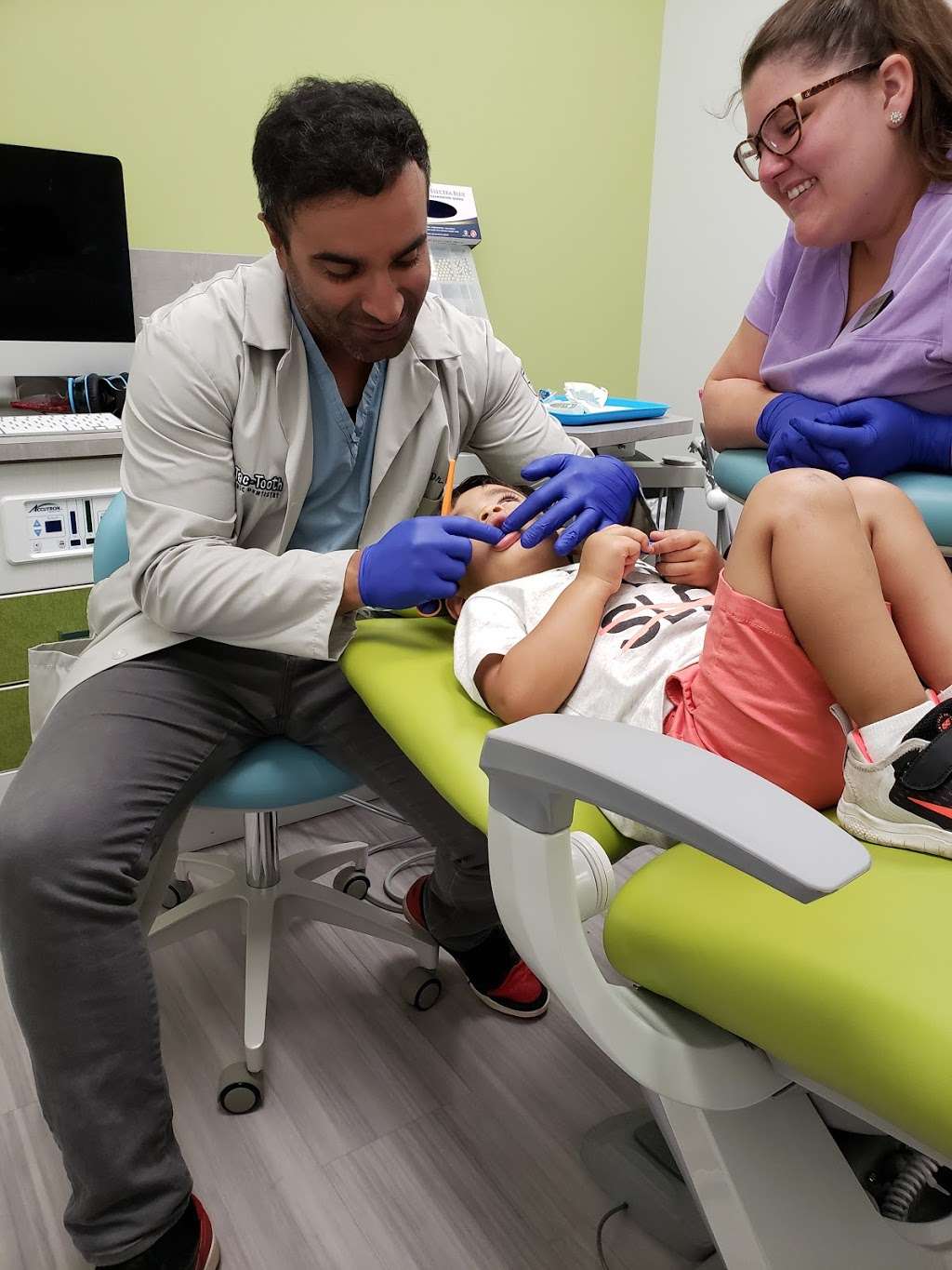 Tic Tac Tooth Pediatric Dentistry | 2812 Hassert Blvd Suite 104, Naperville, IL 60564, USA | Phone: (630) 995-3393