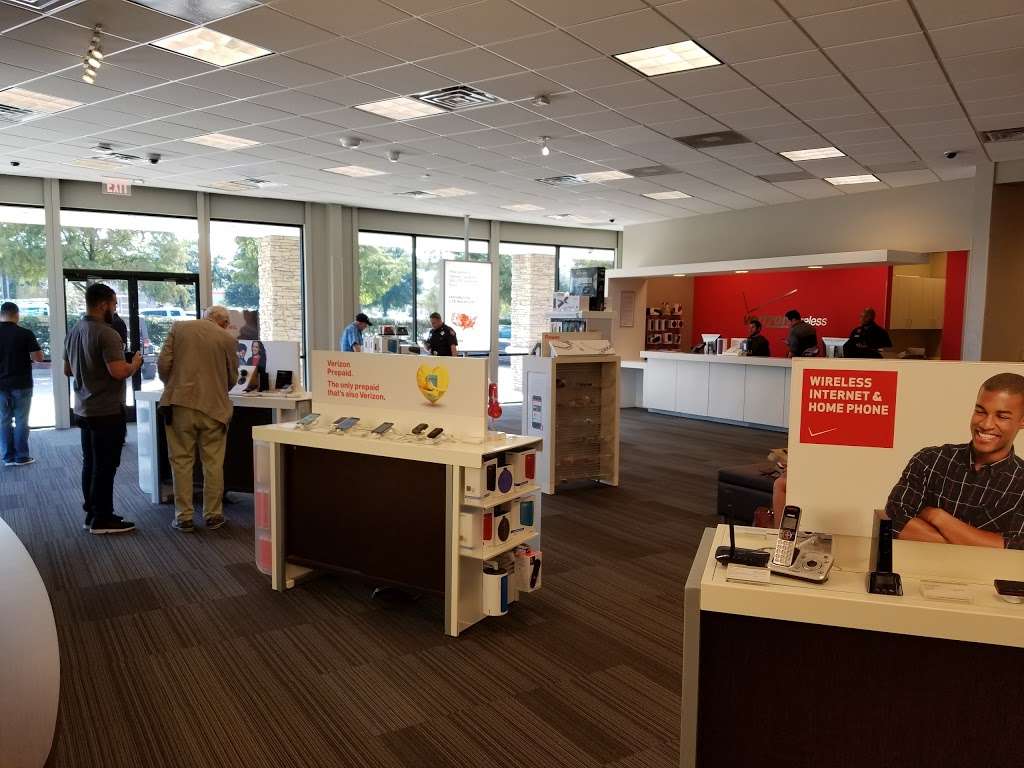 Verizon | 1312 W Davis St Ste B, Conroe, TX 77304, USA | Phone: (936) 441-8620