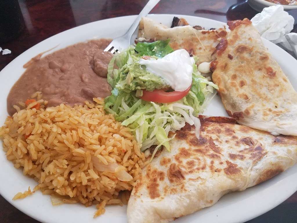 Doña Chela Restaurant | 1112 76th St, Houston, TX 77012, USA | Phone: (713) 923-6400