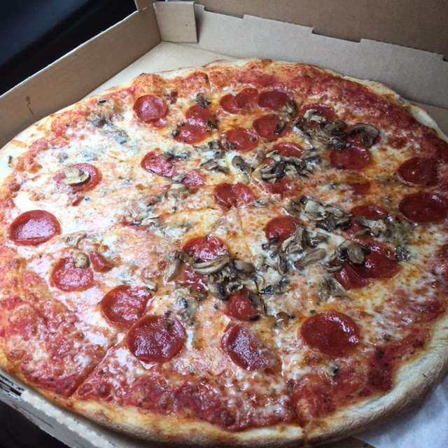 Bronx Pizza | 4530 Hoffner Ave, Orlando, FL 32812, USA | Phone: (407) 764-9100