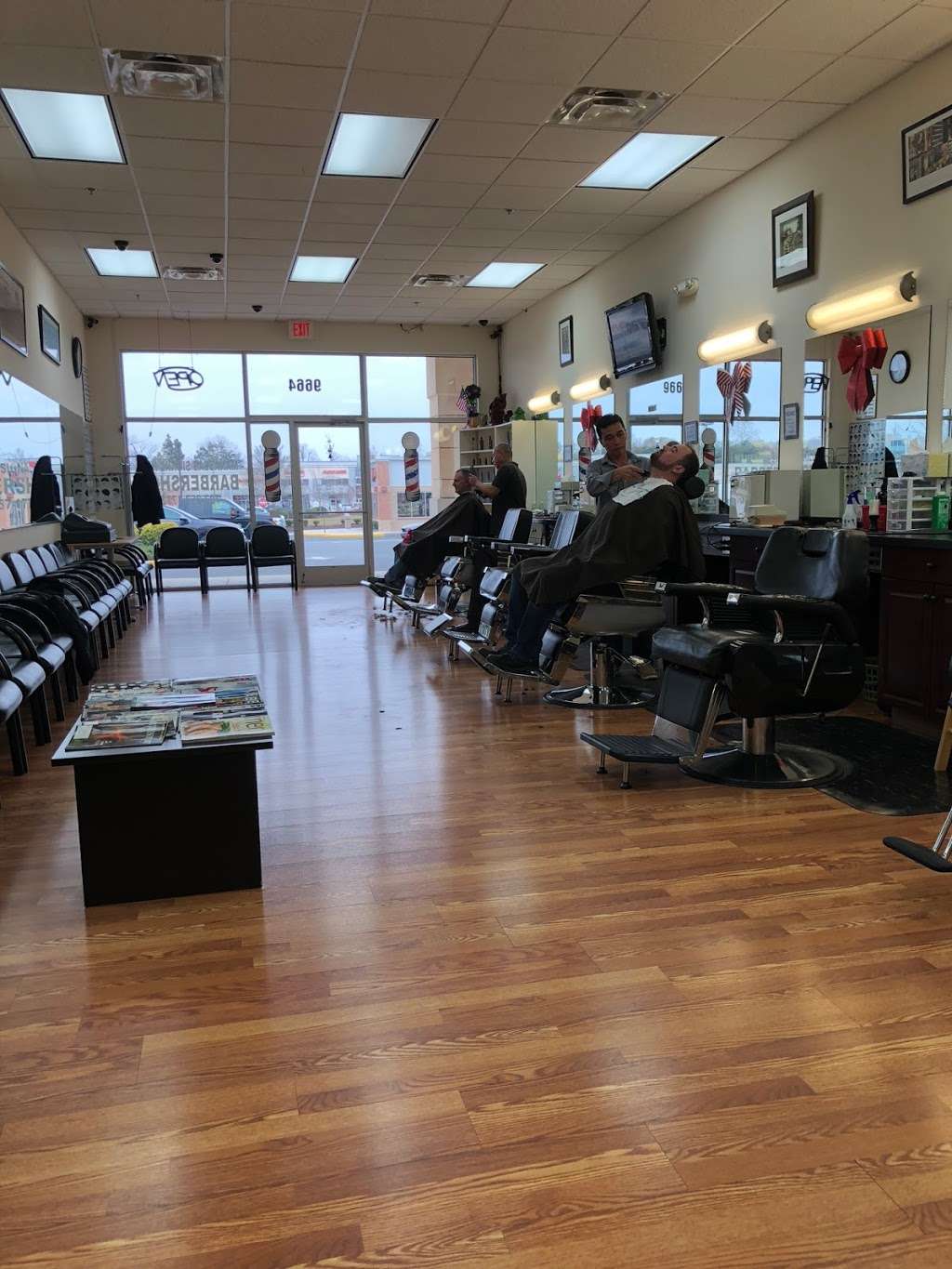 Manassas Signal Hill Barber Shop | 9664 Liberia Ave, Manassas, VA 20110, USA | Phone: (703) 257-1772