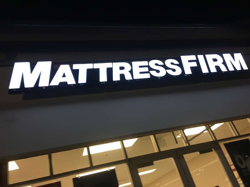 Mattress Firm Kildeer | 20505 N Rand Rd, Kildeer, IL 60047, USA | Phone: (847) 438-4401