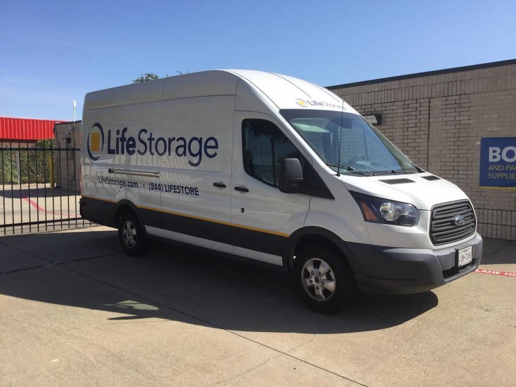 Life Storage - Carrollton | 2300 Old Denton Rd, Carrollton, TX 75006, USA | Phone: (972) 242-9400